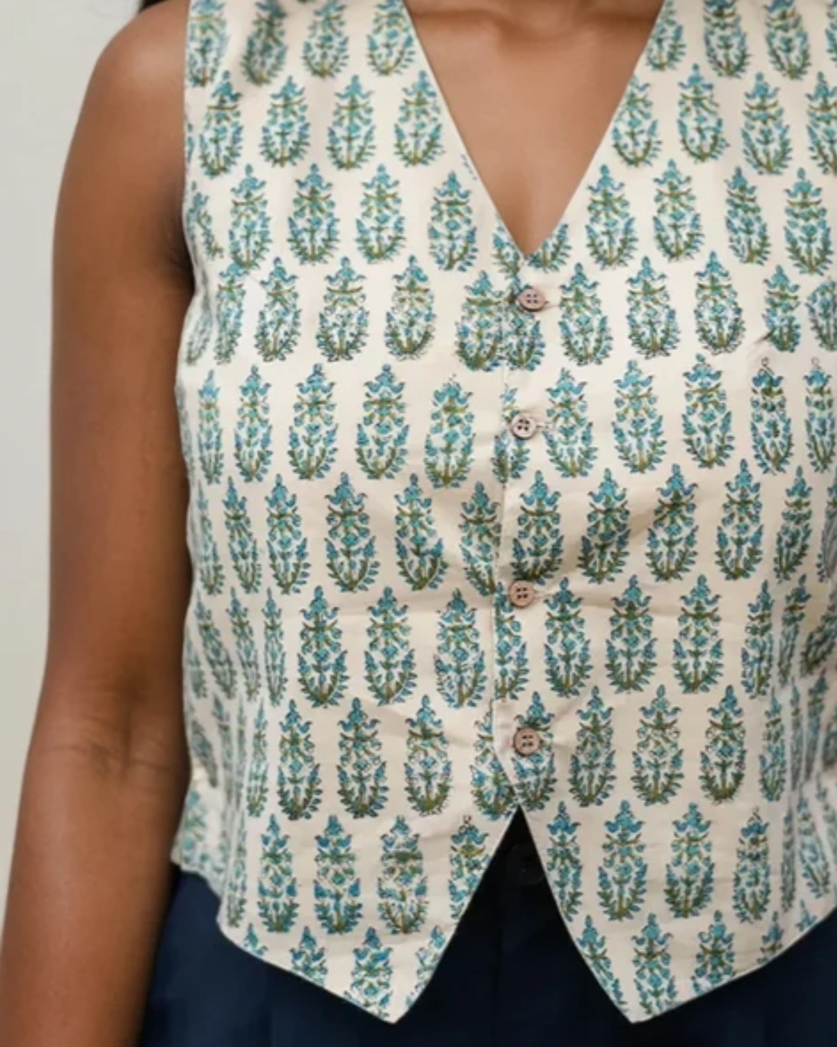Elora Vest – Olive on 63rd
